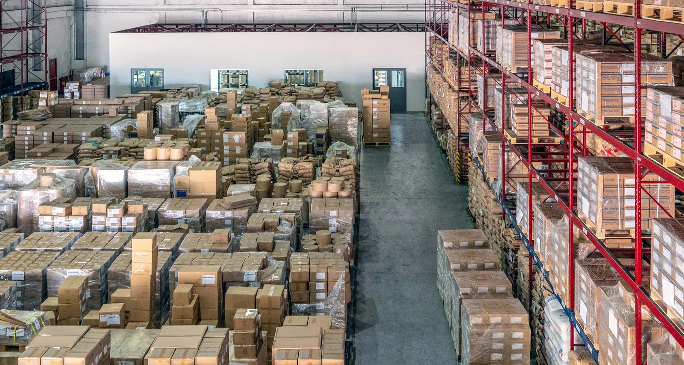 物流倉庫（老朽化エアコンの全面刷新）