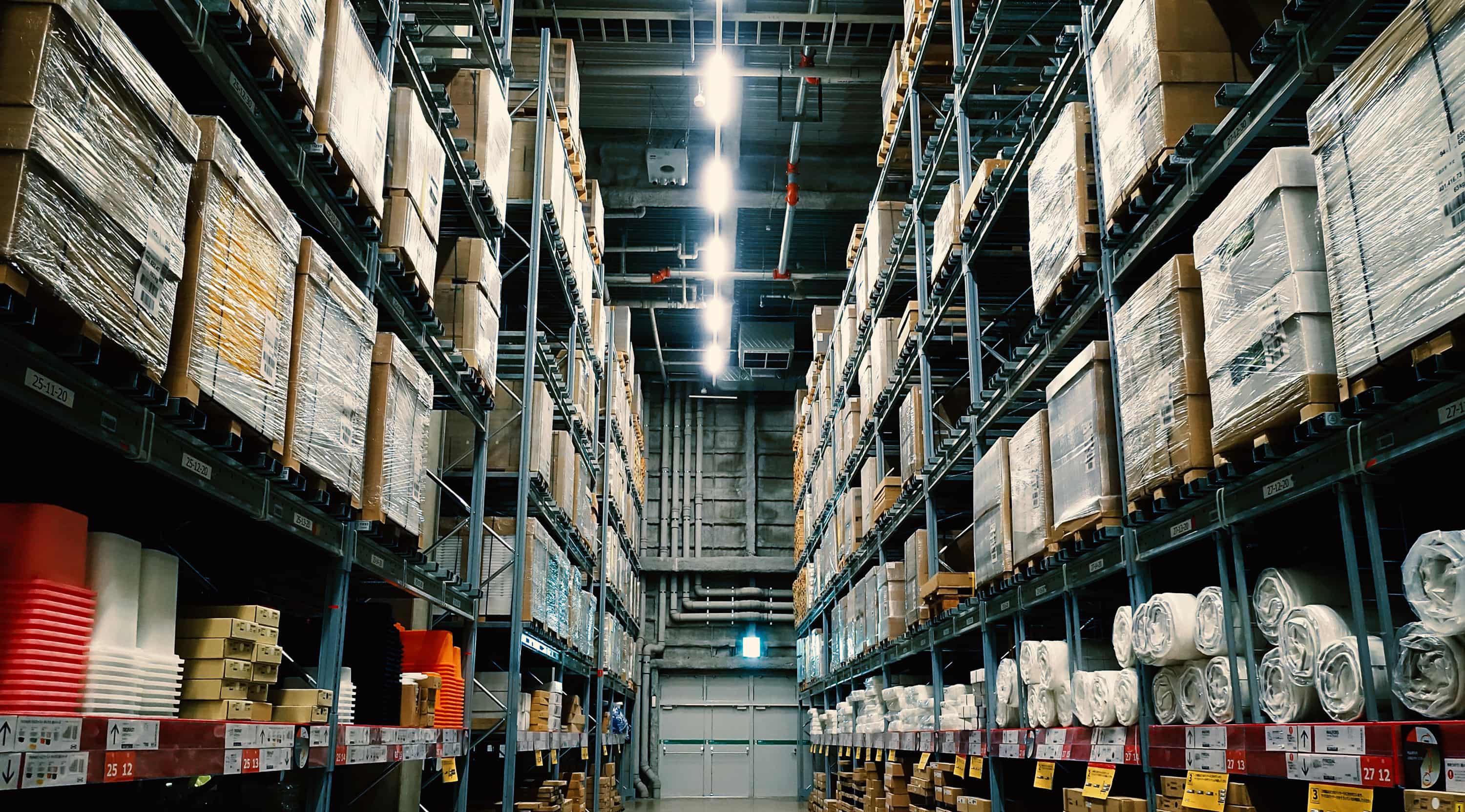 工場・倉庫の空調工事なら、確かな技術のハイテクノ。